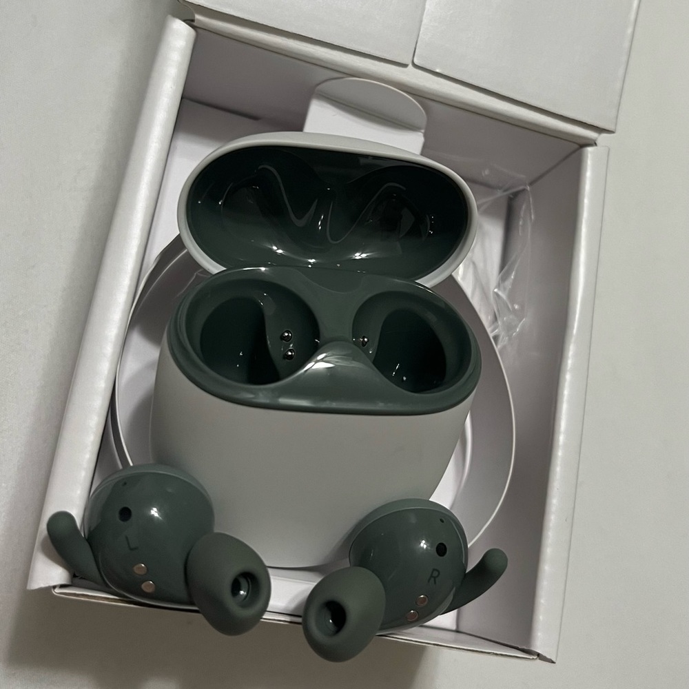 Olive Google pixel buds A series
